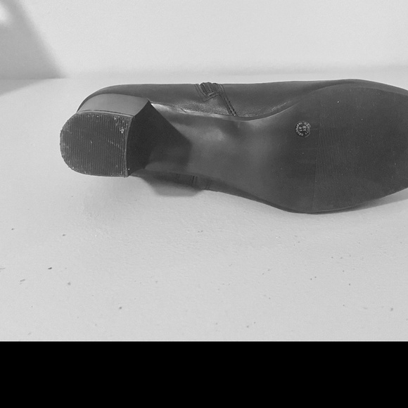 East 5th Women's Black Ankle Boots EF RICO Buckle/Side Zipper -Size 8.5 Med - Picture 8 of 12